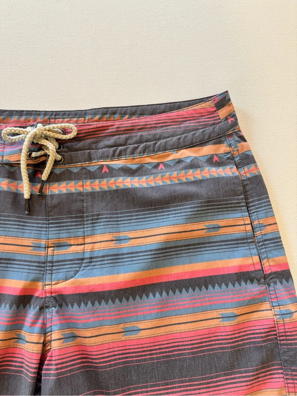Faherty Board Shorts Men’s 32 Doug Good Feather South Western Swim Surf Pockets
